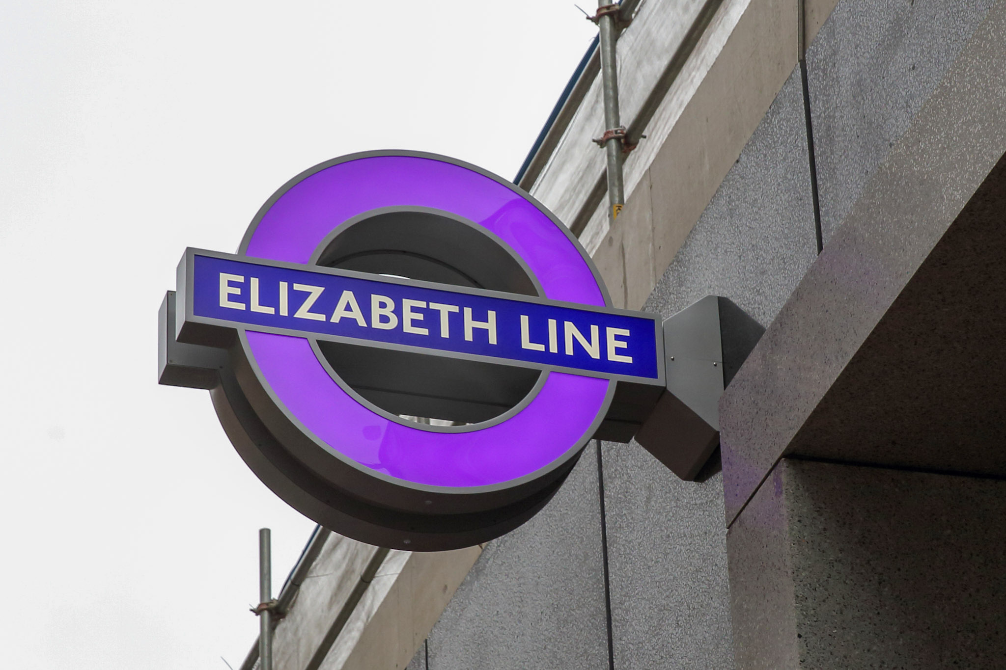 photo of an Elizabeth line station roundel