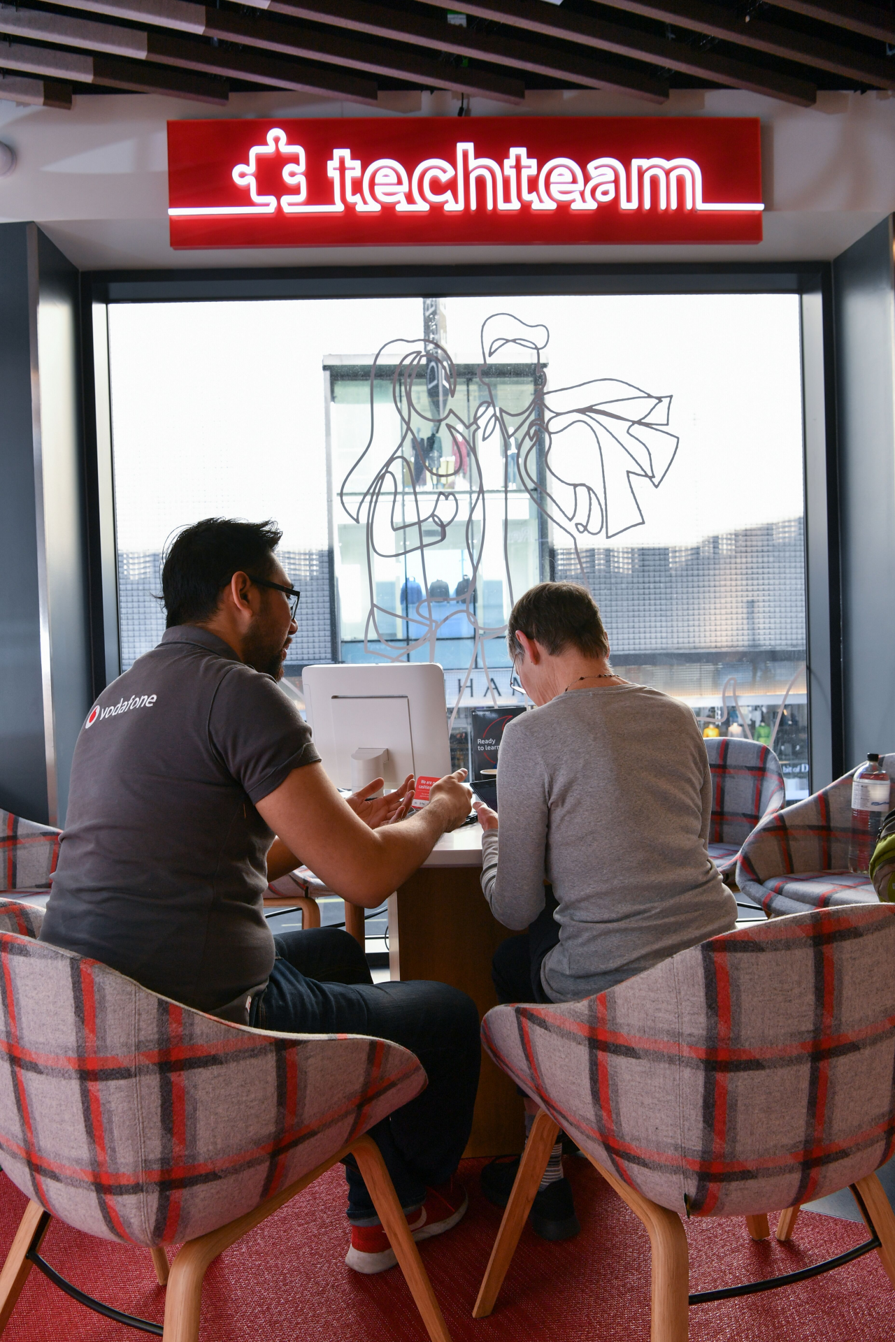 Vodafone staff helping over 50's with their tech questions at a TechConnect event in Carnival Hall, Basingstoke, 26.02.19.
Photo: Professional Images/@ProfImages