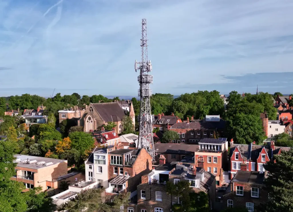 network-pilon-town-CB-position-lr-large2x A network pilon in a town